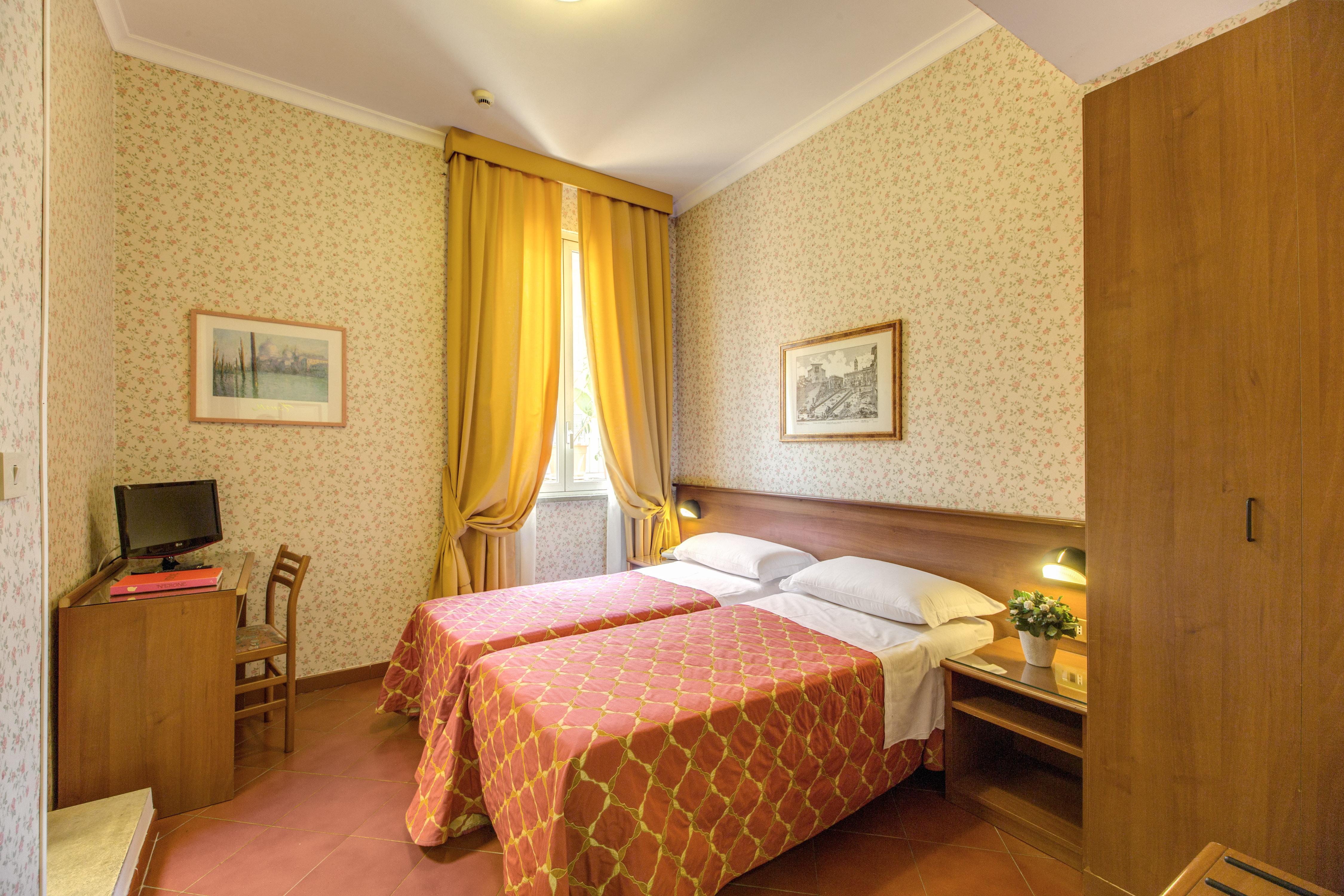 Hotel Corona Roma Esterno foto